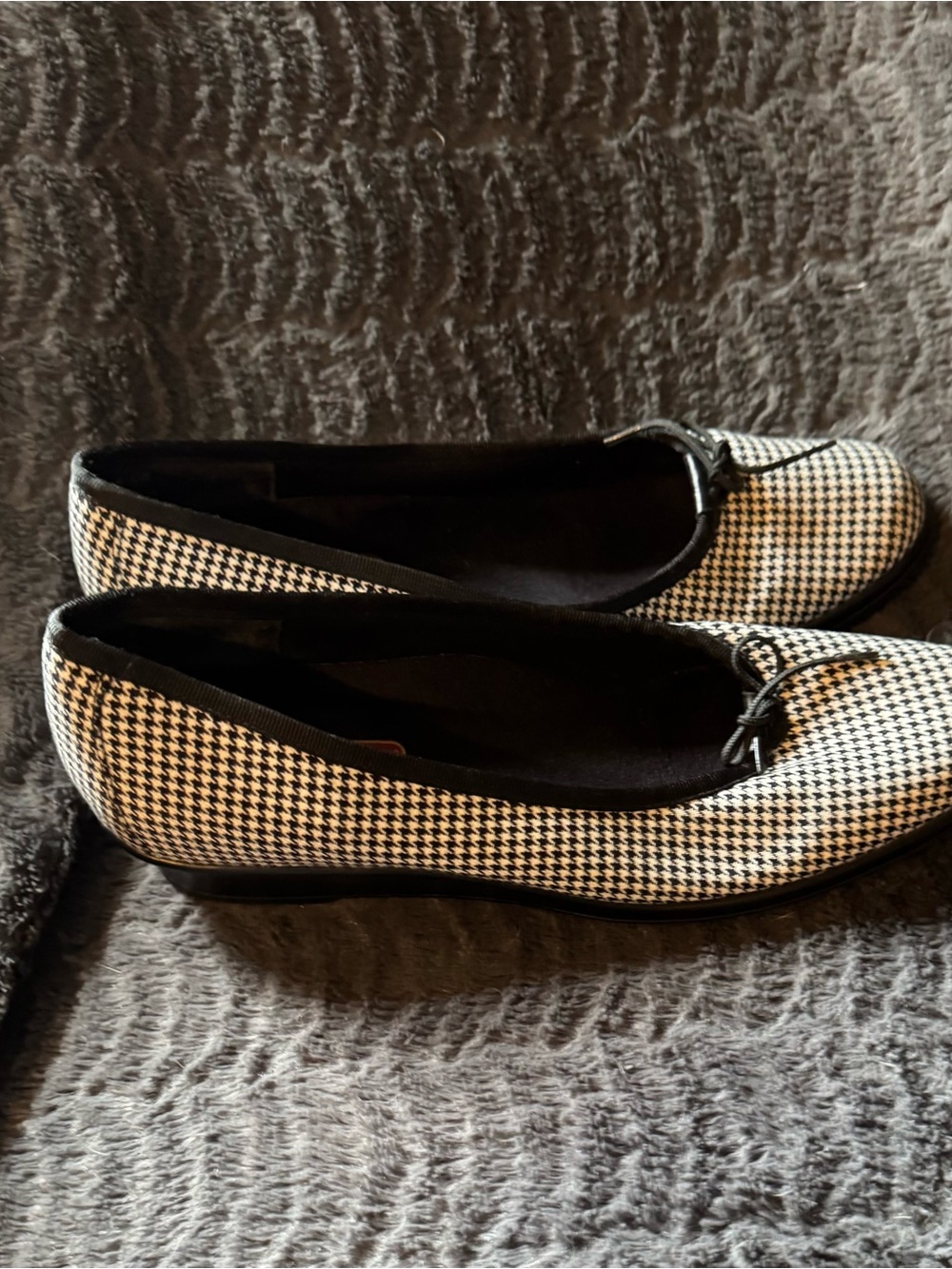 Munro Black and White Houndstooth Ballet Flats